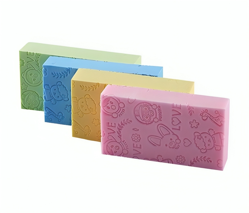 عرض قطعتين من إسفنجة استحمام وتدليك الجسم