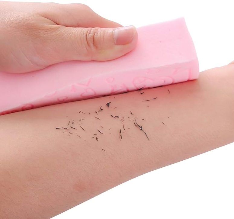 عرض قطعتين من إسفنجة استحمام وتدليك الجسم