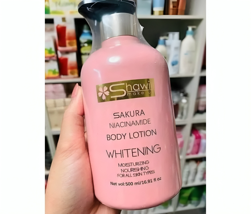 لوشن تفتيح الجسم ساكورا